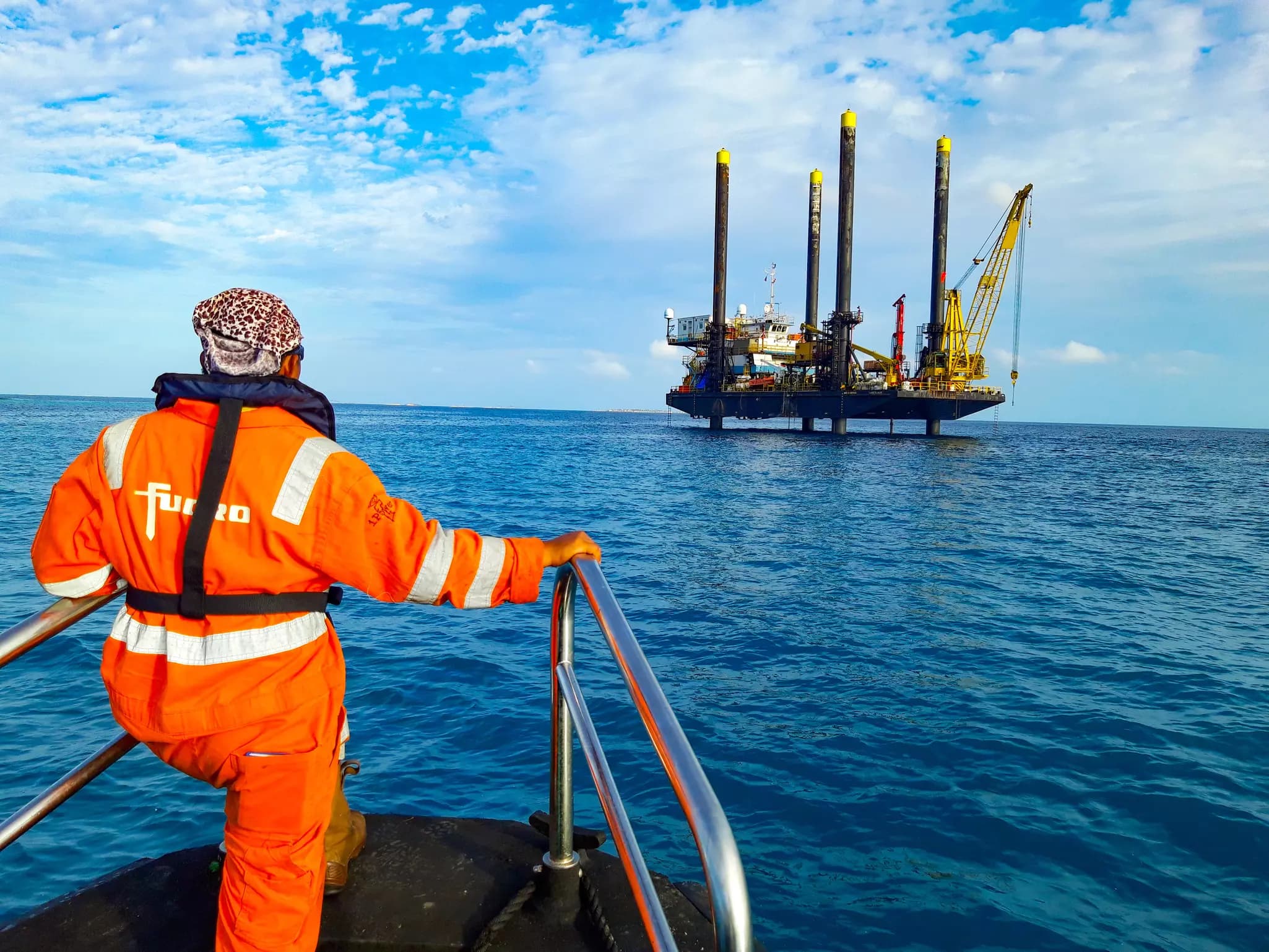 Jack-up Barge Maldives 11.jpg