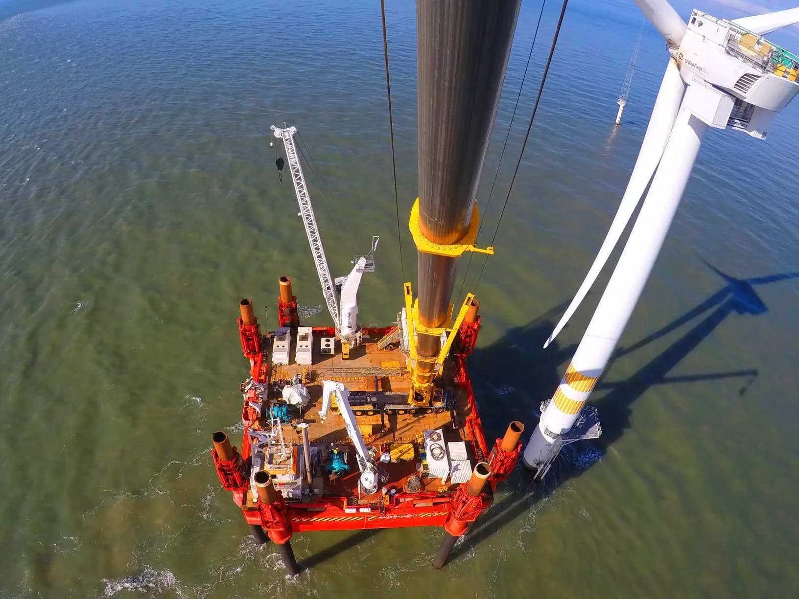 Offshore wind turbine gear box replacement, ireland.jpg