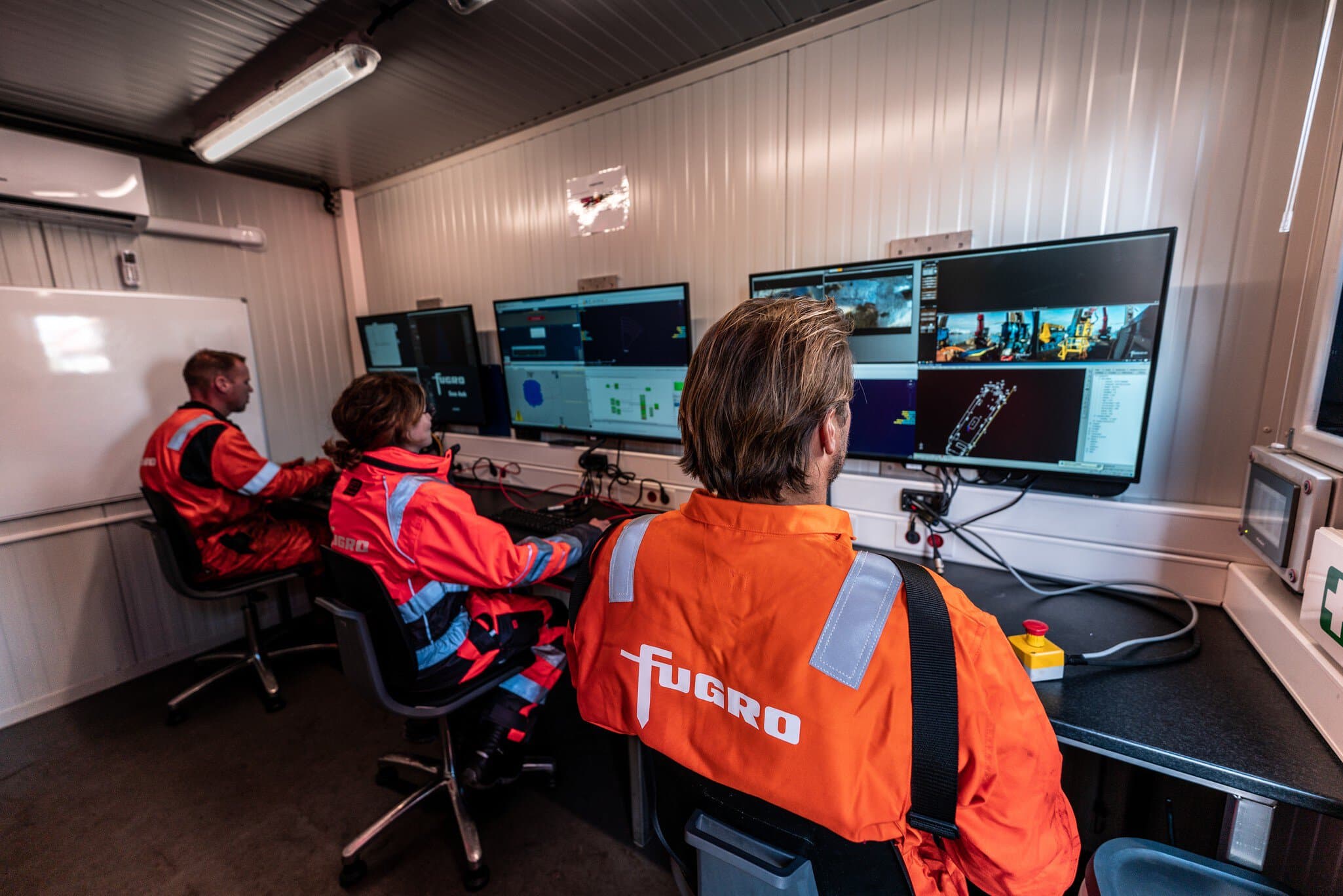 Employees controlling the Sea Auk� remotely.
The Sea Auk� is a multi-tool equipped with various tools and hardware for the location, identification and deburial of potential UXO targets. It can be deployed in the transition zone, shallow water and deeper water, and can also be used for efficient removal of debris ahead of geotechnical survey activities.