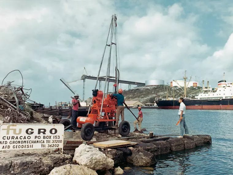 Fugro in Curacao. Foreman Kloos Kooi on the right.
Images from Fugro 40 year anniversary book page 63
Images from Fugro 50 year anniversary book page 43